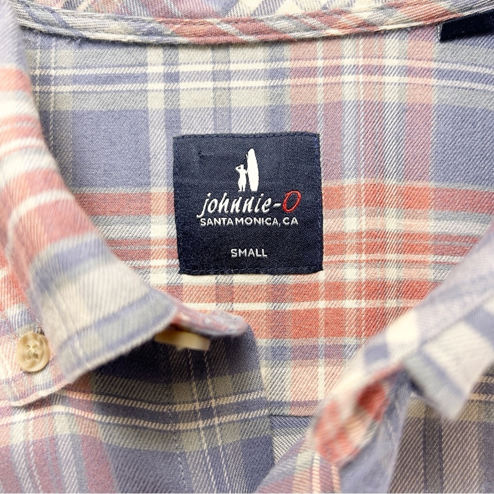 JOHNNIE O CARL PLOTT
TUCKED BUTTON UP SHIRT
JMWL8170 Size Small - Picture 9 of 12